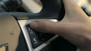 Кнопки на руле Кнопки на руле